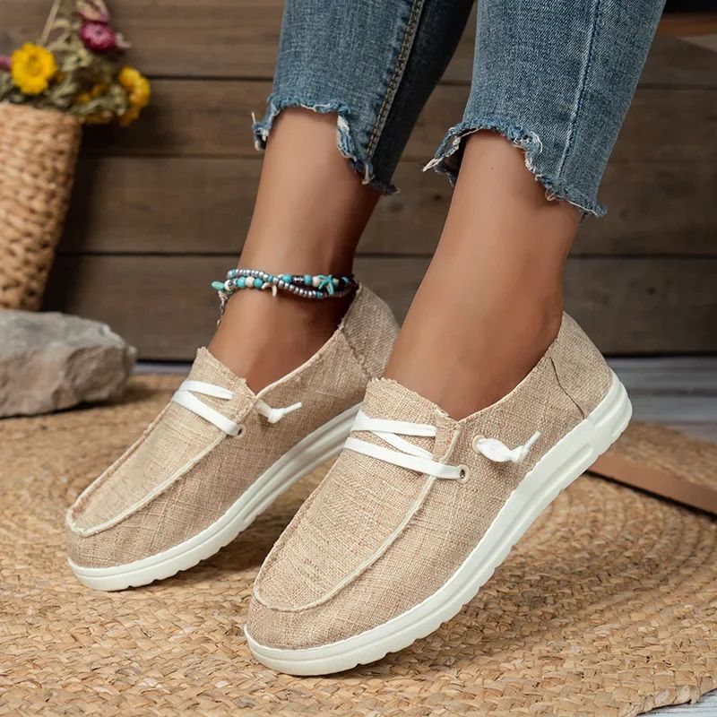 Leopard print slip-on canvas flats, casual, comfy, easy wear.